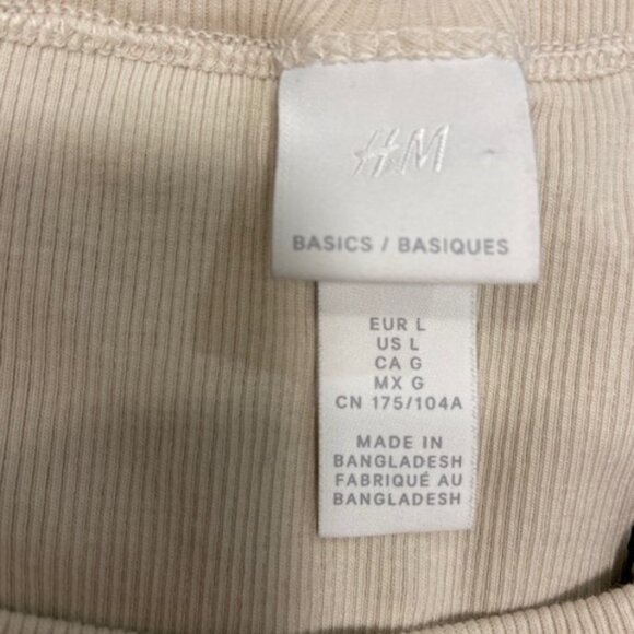 2/$20 Ready to Wear H&M Basics Ribbed Cream Shirt - Size Large - Picture 5 of 5